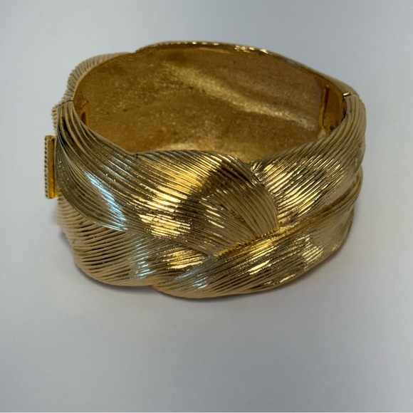 Vintage Nina Ricci Wide Cuff Bracelet Golden - Picture 2 of 13